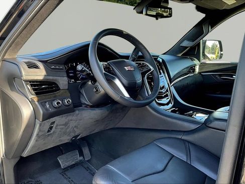 Used 2017 Cadillac Escalade Platinum AWD/4WD image 18