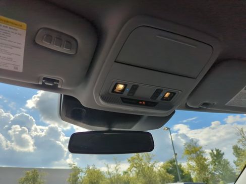 Used 2022 Ford Explorer Limited RWD image 18