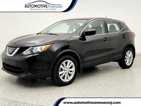 Used 2018 Nissan Rogue Sport S w/ S Appearance Package AWD/4WD image 1