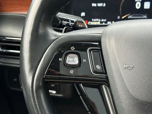 Used 2022 Lincoln Corsair Reserve w/ Equipment Group 201A image 27