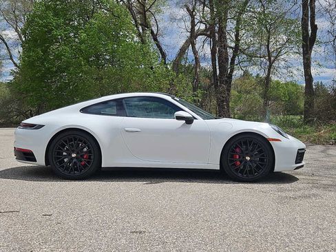 Used 2022 Porsche 911 Carrera 4S AWD/4WD image 8