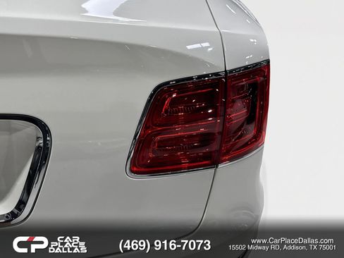 Used 2020 Bentley Bentayga AWD/4WD image 21