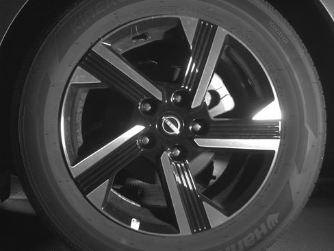 Used 2025 Nissan Sentra SV image 13