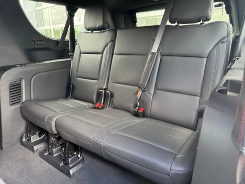 Certified 2025 Chevrolet Suburban LT w/ Comfort Package AWD/4WD image 9