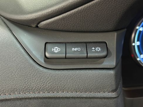 Used 2018 Cadillac Escalade ESV Premium Luxury AWD/4WD image 32