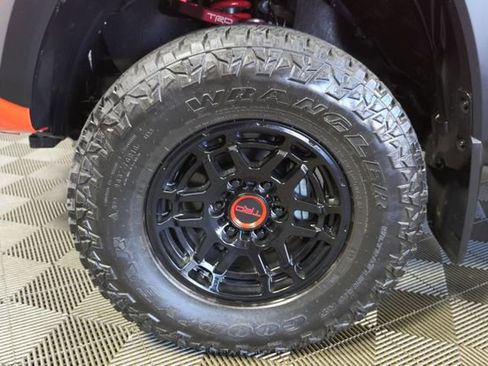 Used 2023 Toyota Tacoma TRD Pro AWD/4WD image 10