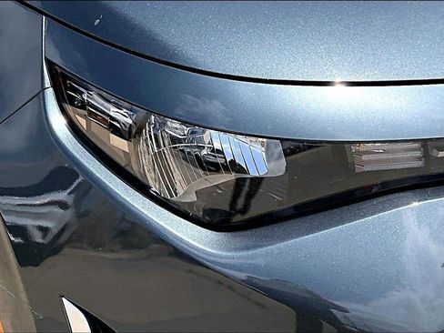 Used 2025 Kia Soul LX w/ LX Technology Package FWD image 32
