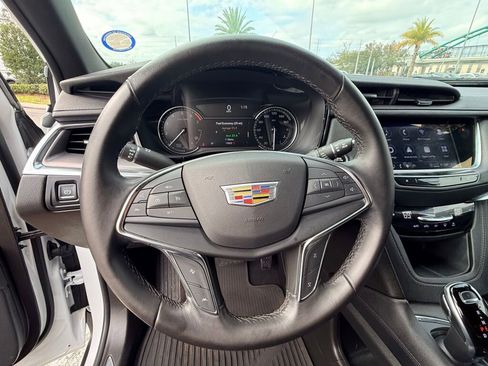 Used 2022 Cadillac XT5 Luxury image 31