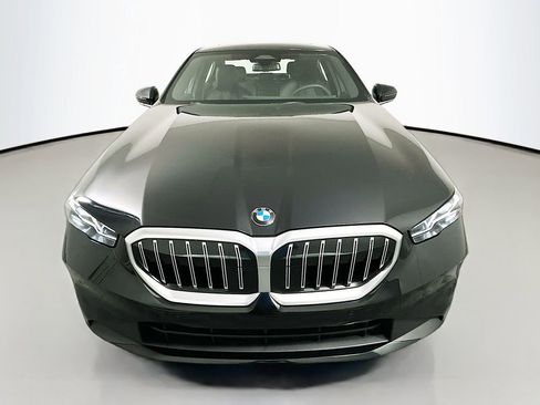 Used 2025 BMW 530i image 2