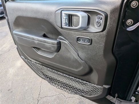 Certified 2022 Jeep Gladiator Sport image 21