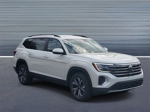 New 2026 Volkswagen Atlas SE image 2