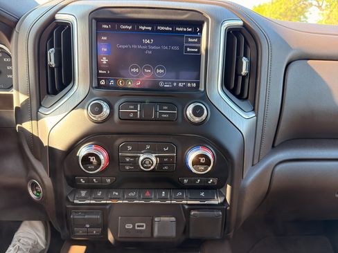 Used 2022 GMC Sierra 3500 Denali w/ Denali Ultimate Package AWD/4WD image 27