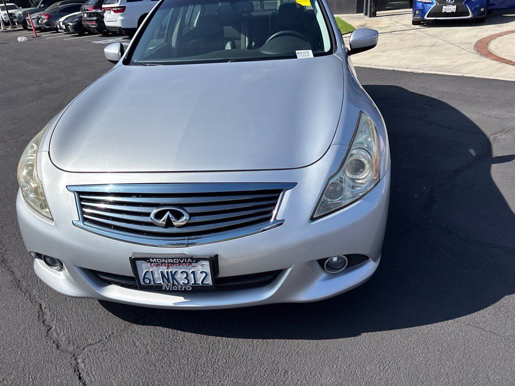 Used 2010 INFINITI G37 Journey RWD image 9