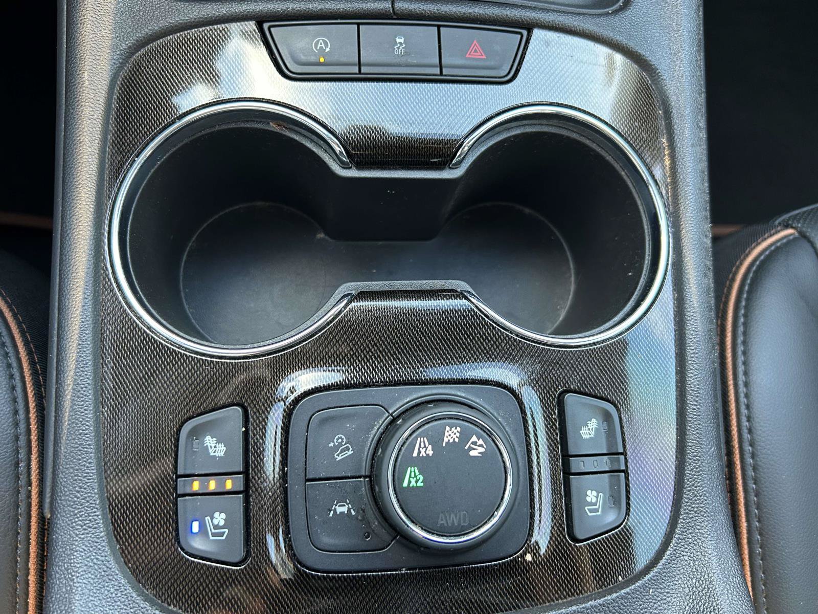 Used 2023 GMC Acadia AT4 w/ Technology Package AWD/4WD image 19