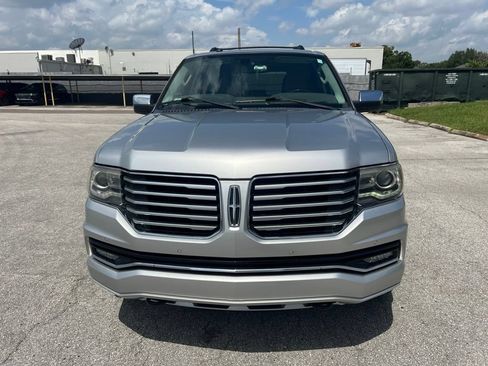 Used 2017 Lincoln Navigator Select RWD image 8
