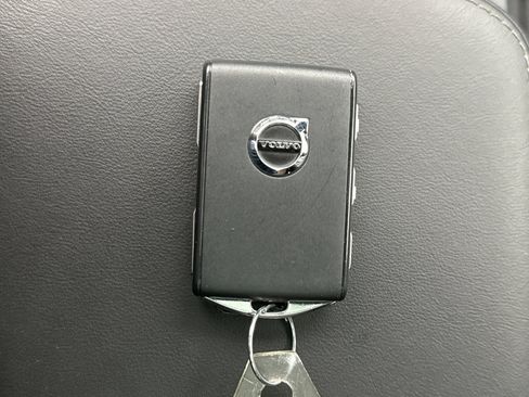 Used 2024 Volvo XC60 T8 Ultimate w/ Climate Package AWD/4WD image 20