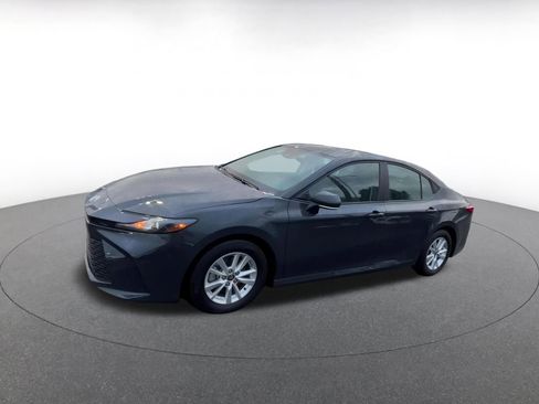 Used 2025 Toyota Camry LE image 8