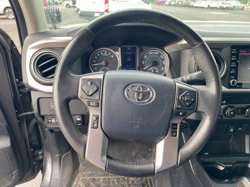 Used 2020 Toyota Tacoma SR5 w/ Technology Package AWD/4WD image 10