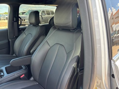 New 2026 Chrysler Voyager LX image 14