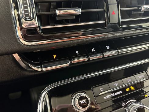 Used 2021 Lincoln Navigator Reserve w/ Luxury Package AWD/4WD image 31