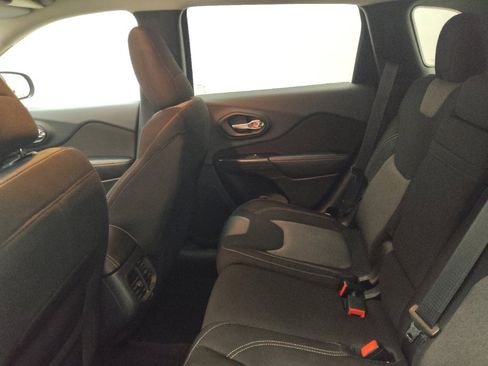 Used 2014 Jeep Cherokee Latitude image 18