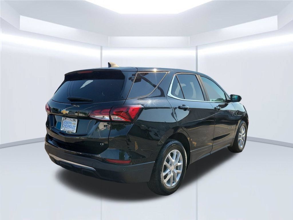 Used 2024 Chevrolet Equinox LT FWD image 5
