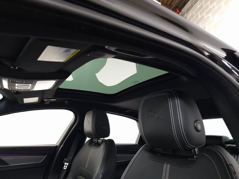 Used 2022 Jaguar XF R-Dynamic SE image 19