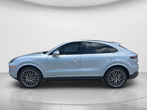 Used 2022 Porsche Cayenne Coupe AWD/4WD image 9