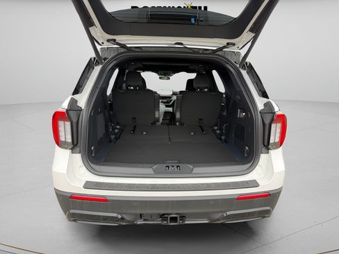 New 2026 Ford Explorer ST-Line AWD/4WD image 14