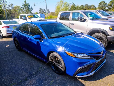 Used 2024 Toyota Camry XSE image 2