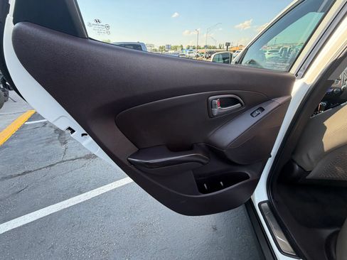 Used 2014 Hyundai Tucson Limited AWD/4WD image 19