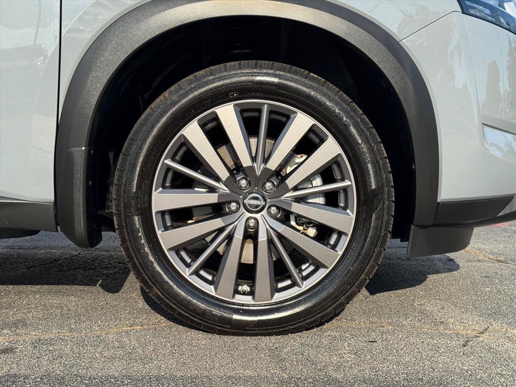 Certified 2024 Nissan Pathfinder SL w/ SL Premium Package FWD image 9