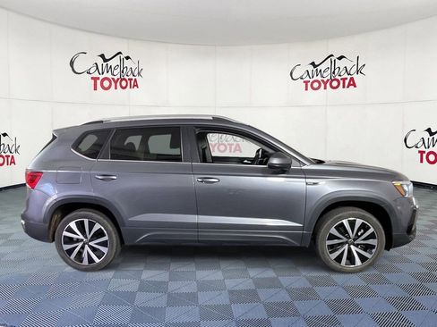 Used 2024 Volkswagen Taos SE FWD image 8