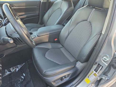 Used 2024 Toyota Camry SE image 20