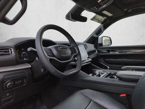 Used 2022 Jeep Wagoneer Series II w/ Premium Group I image 10