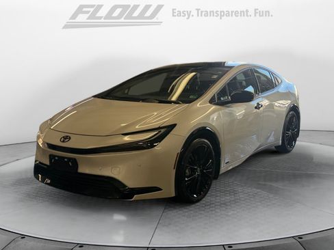 Used 2025 Toyota Prius AWD image 4