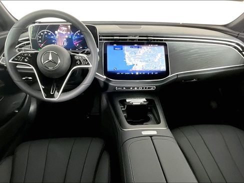 New 2026 Mercedes-Benz E 450 4MATIC Sedan image 5