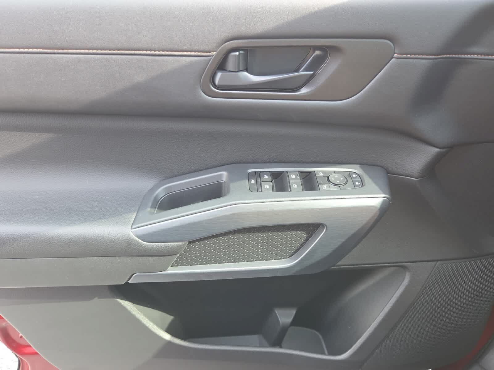 Used 2024 Nissan Pathfinder Rock Creek AWD/4WD image 16
