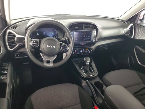 Used 2025 Kia Soul LX FWD image 15