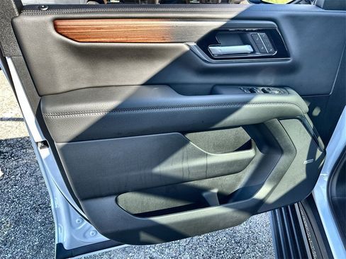 New 2026 GMC Yukon XL Denali w/ Sun & Power Step Package image 21