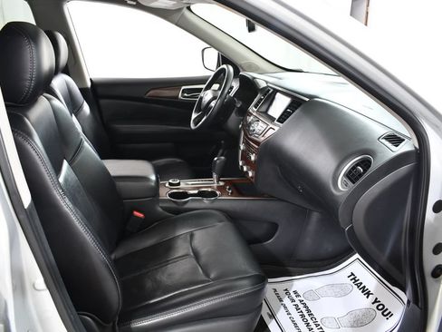 Used 2019 Nissan Pathfinder Platinum AWD/4WD image 10