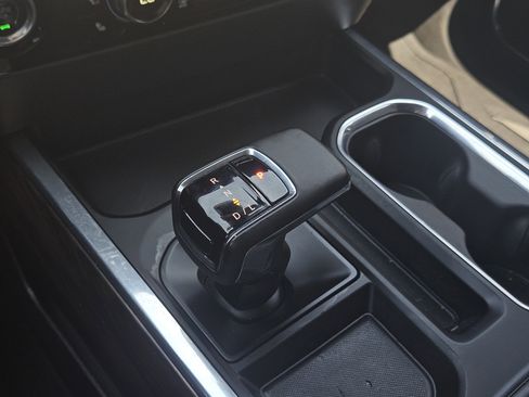 Used 2023 GMC Sierra 1500 SLT image 23