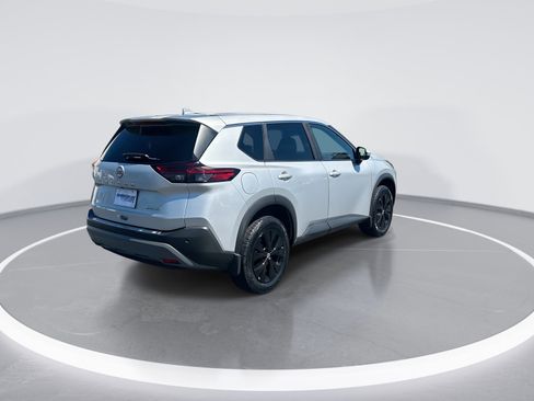 Used 2023 Nissan Rogue SV AWD/4WD image 9