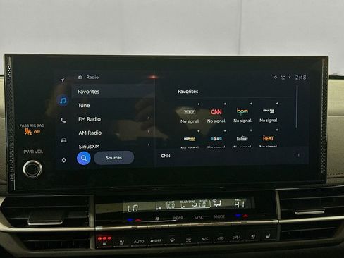 Used 2025 Toyota Sienna Platinum image 14