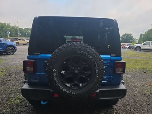 Used 2023 Jeep Wrangler Unlimited w/ Cold Weather Group AWD/4WD image 7