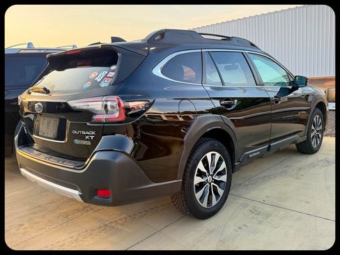 Used 2023 Subaru Outback Limited XT AWD/4WD image 3