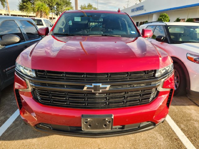 Used 2024 Chevrolet Suburban RST w/ Luxury Package RWD image 2