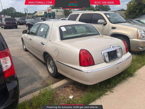 Used 1999 Lincoln Town Car Cartier RWD image 6