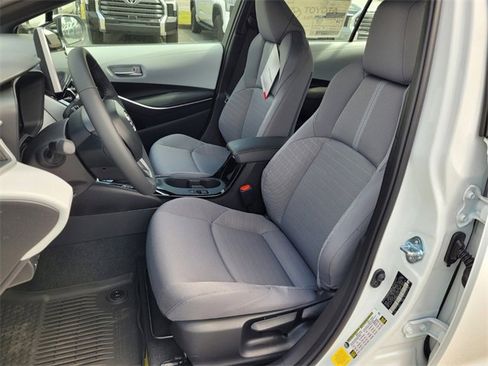 Used 2025 Toyota Corolla SE image 14