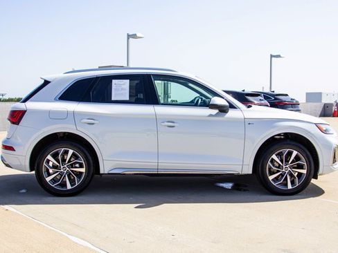 Used 2023 Audi Q5 2.0T Premium w/ Convenience Package AWD/4WD image 4